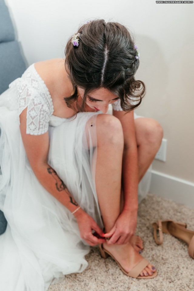 Kristy Boobs Vagina Bride Hot Dressing Maids Undressing Wedding