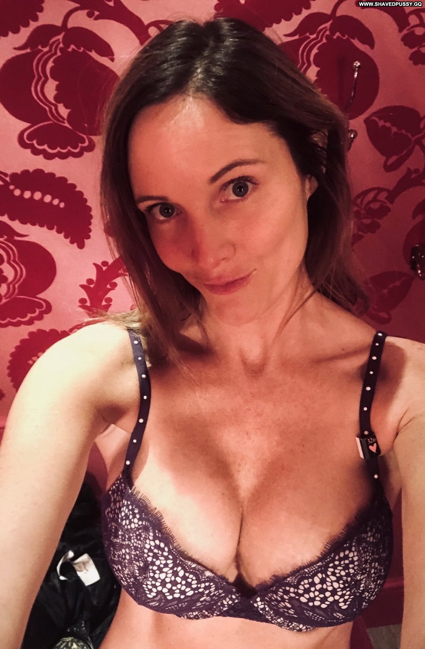 Francine Straight Slender Nude Redhead Selfies Nude Teen Peeping