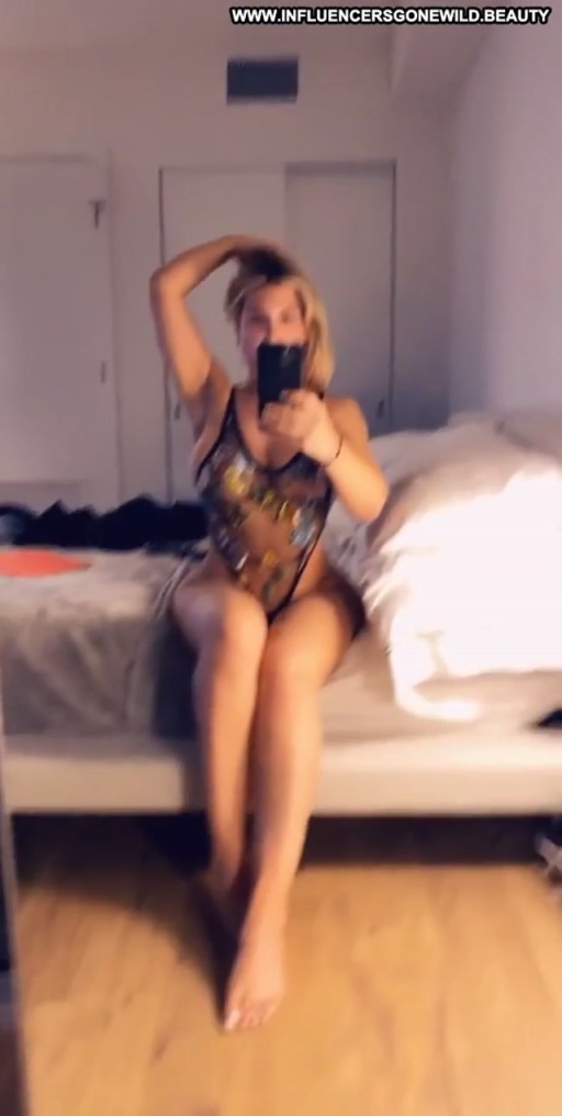 Lauren Pisciotta Nudes Blonde White Caucasian Blonde Hair Thot Slim Thick Fitness Model Model Straight Onlyfans Model Hot Onlyfans Brown Eyes Business Woman