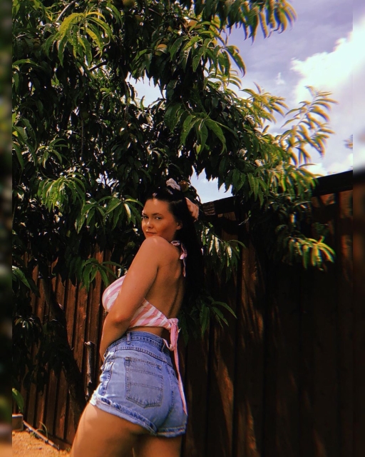 Michelleyroo Thick Caucasian Natural Xer Instagrammer Huge Breasts Onlyfans Model Sex American Tweeter Busty Thot Influencer Fansly Model Medium Ass All Natural