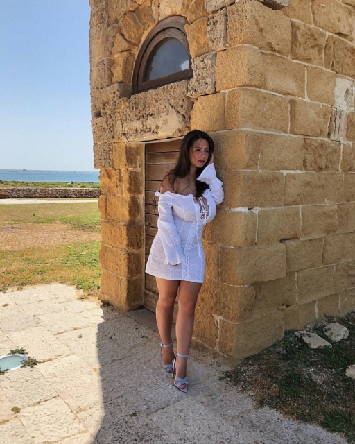 Adriana Fenice Bisexual Patreon Model Caucasian Adult Content Creator Female Thick Xer Straight Big Ass Model Thot Russian Content Creator Busty Brunette Brown