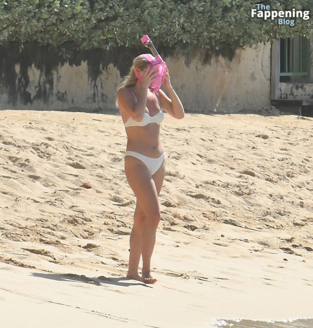 Gwyneth Paltrow Old Photos Barbados Slim Daughter Bikini Beach Bikini