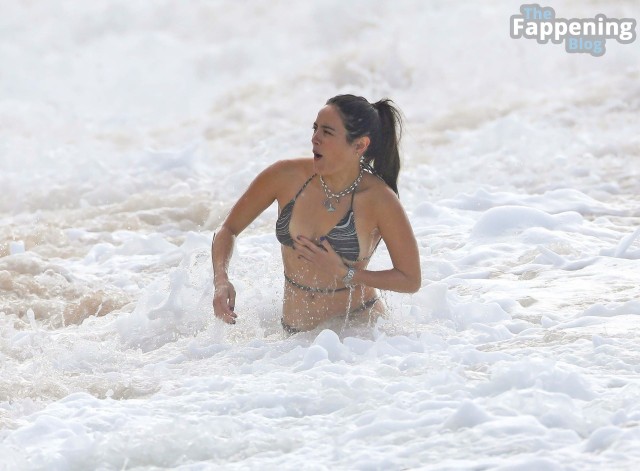 Chase Sui Wonders Getaway In Bikini On Beach Influencer Continue Actress