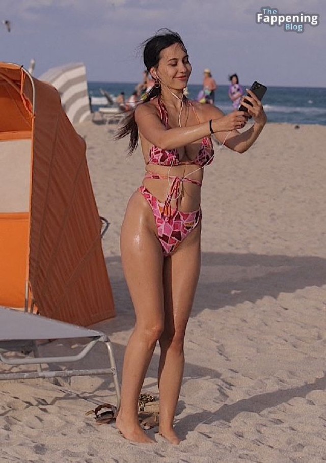 Model Hot Sexy Beach Bikini Beach Beach The Sun Sitting Miami