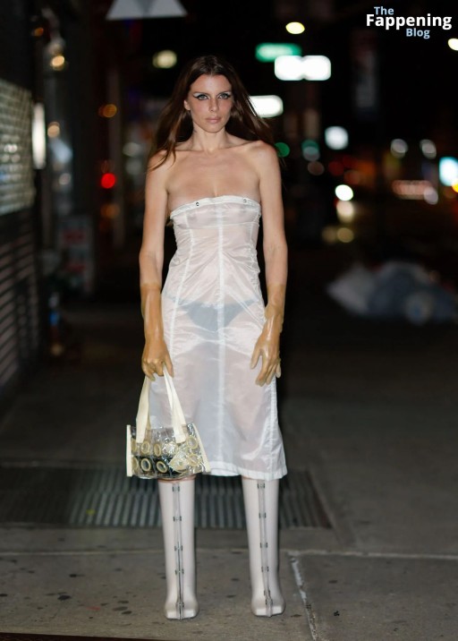 Julia Fox New York Archive Straight Nude Show New York Shows Porn Nyc Pornstar Fashion Breasts Warehouse Fashion Show Nude Photos Instagram See Through Photos