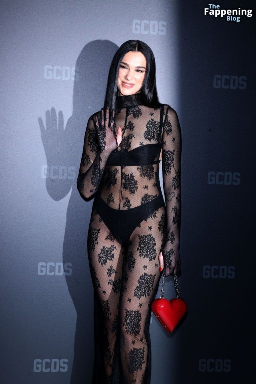 Dua Lipa Sex Fashion Show Archive Night Beautiful Pro Curves Star Videos Dress Arch Milan Straight Cloud Celebrity Wee Black Lingerie Instagram Sexy Tits Ting