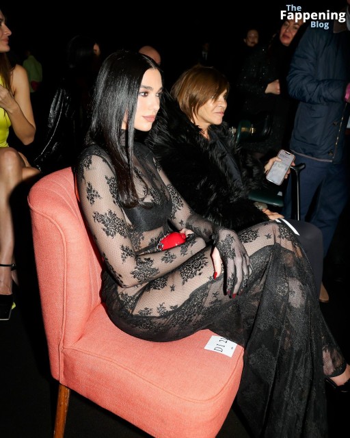 Dua Lipa Sex Fashion Show Archive Night Beautiful Pro Curves Star Videos Dress Arch Milan Straight Cloud Celebrity Wee Black Lingerie Instagram Sexy Tits Ting