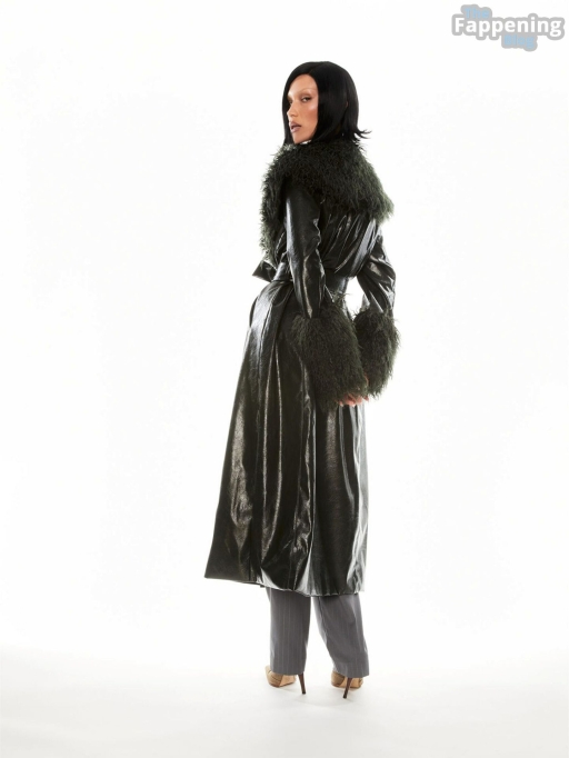 Bella Hadid Collection Straight Archive Instagram Reveal Ebony Videos Out Revealing Les Legs Act Leaks Sex American Medium Breasts Collect Active Actress