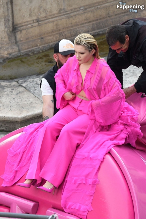 Florence Pugh Beauty Nude Tits Hood Small Tits Photos Straight See Through British Archive Celebrity Act Little Big Ass Direct Terrace Leaks Cos Nude Italy