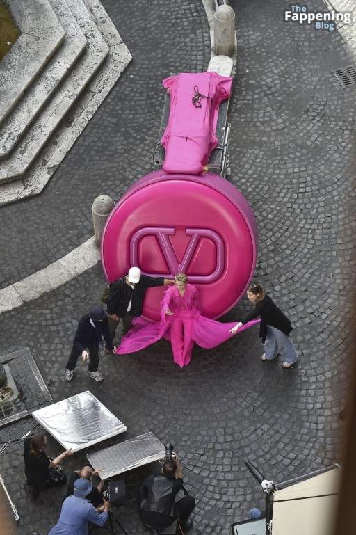 Florence Pugh Beauty Nude Tits Hood Small Tits Photos Straight See Through British Archive Celebrity Act Little Big Ass Direct Terrace Leaks Cos Nude Italy