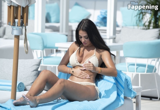 Yazmin Oukhellou Photo White Ting White Bikini Kissed Photos Sexy Little Hot Designer Model Hell Instagram Full Dubai Sex Cloud Man Eat Sexy Sexy White Relaxed