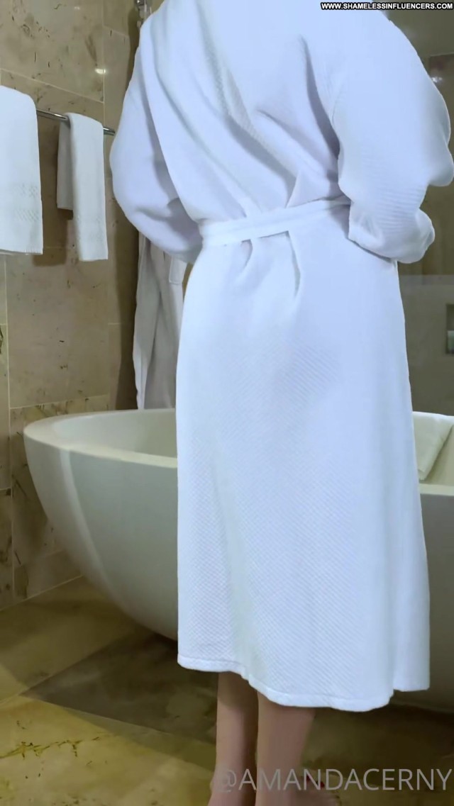 Amanda Cerny Voyeurvideo Featured Playboy Model Washer Leaked Video