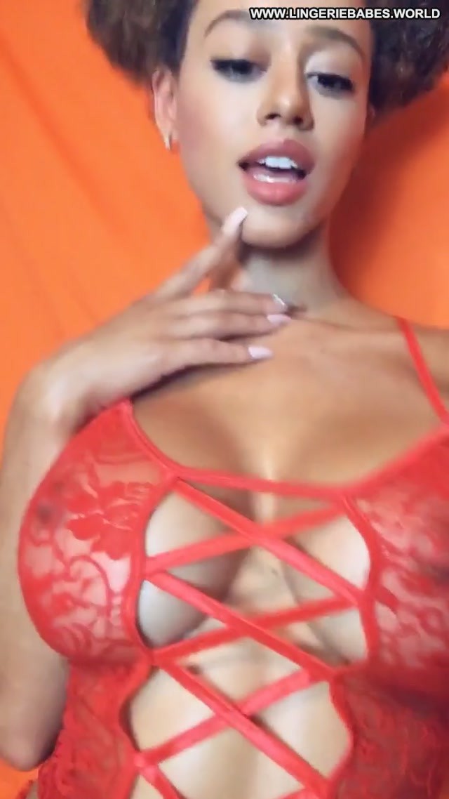 Stormi Maya Caught Nude Images Straight Caught Video Selfie Boob Flash