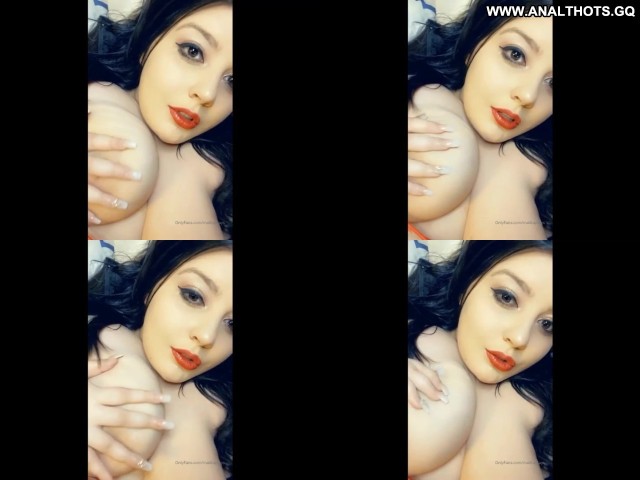 Malika Models Straight Nude Streamer Video Twitch Boobies Plays