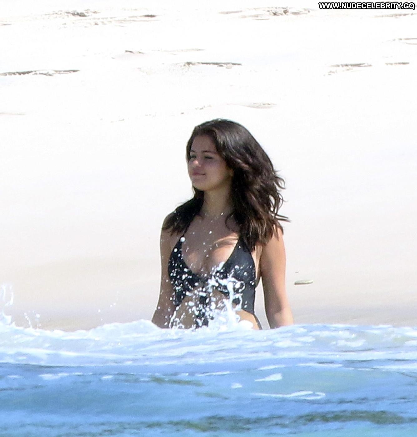 Selena Gomez Nipple Flash Celebrities Spring Breakers See Through Xxx -  Complete Porn Database Pictures