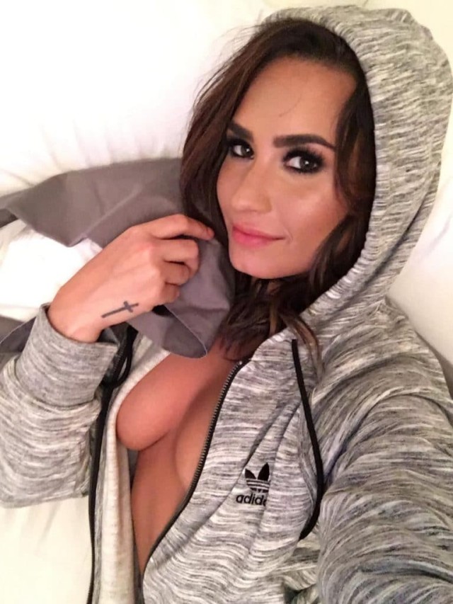 Demi Lovato Groupsex Sex Online Celebrity Leaks Straight Private Tape