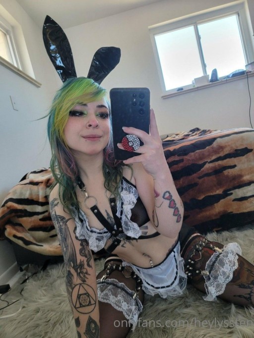 Hey Lyssten Leaked Including She Watches Porn Explicit Cosplayer Small Breasts Tease Instagram Onlyfans Legend Legenda Female Jewelry Metal Influencer Caucasian