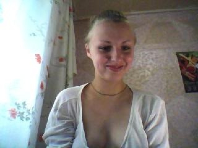 2558-alesja6-medium-tits-webcam-teen-female-middle-eastern-green-eyes
