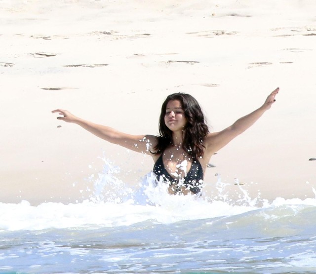 64078-selena-gomez-executive-series-american-celebrity-film-spring-breakers